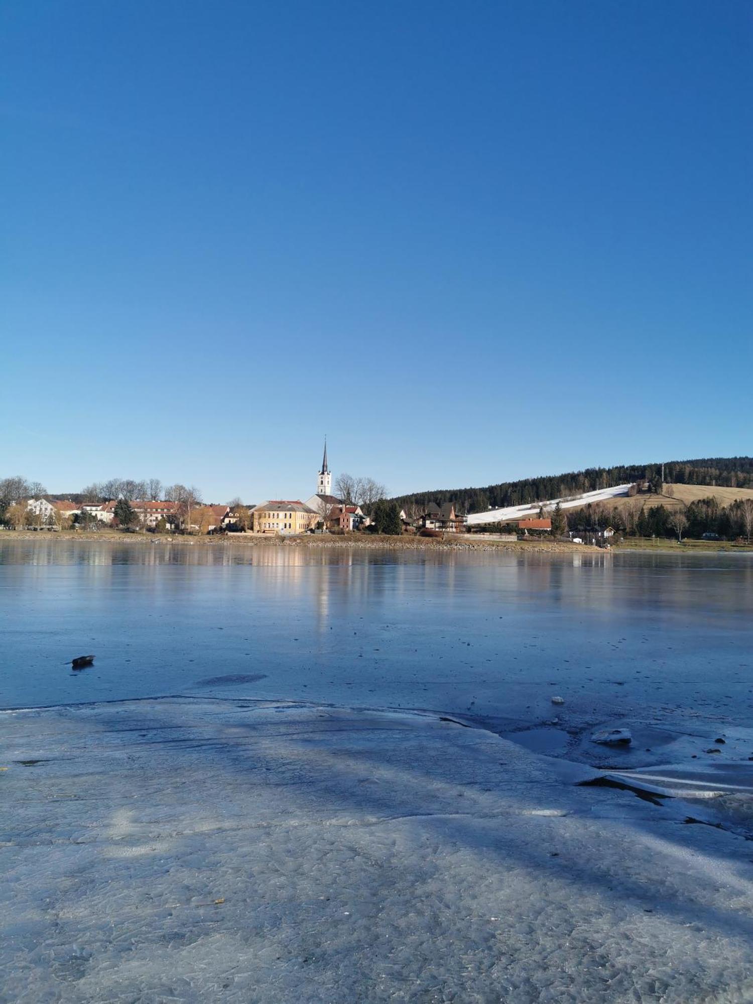 Apartman S Terasou A Vyhledem Na Jezero Lipno Kovářov Exteriör bild